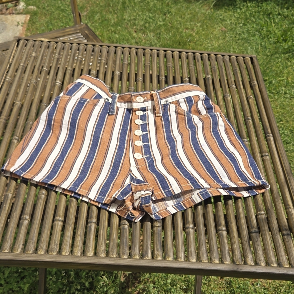 Wrangler Vintage Button Up Shorts Denim Striped High Waisted Hot Pants Size 9/10